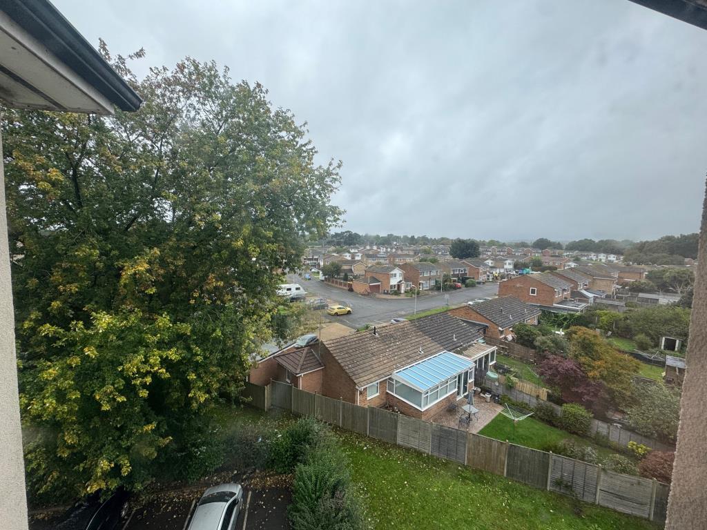 Lot: 166 - TWO-BEDROOM MAISONETTE FOR IMPROVEMENT - View